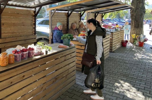 С 1 ноября в Центральном районе Красноярска завершится сезон работы уличных торговых рядов.
