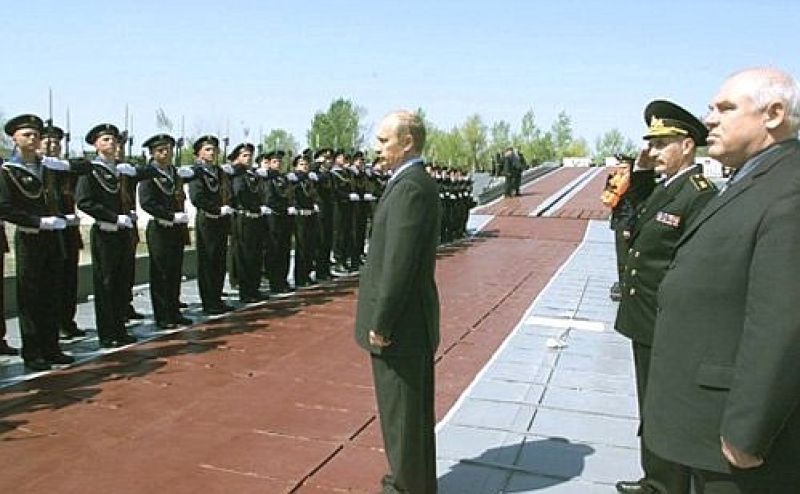 Владимир Путин посетил бригаду военных кораблей Каспийской флотилии