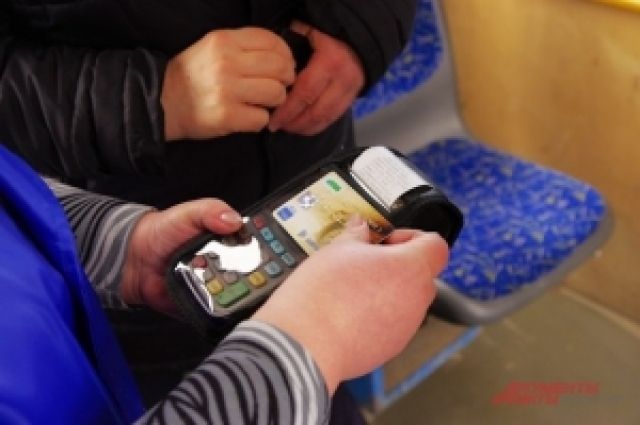  Водитель матршрутки из Набережных Челнов сломал транспортную карту пассажирки. 