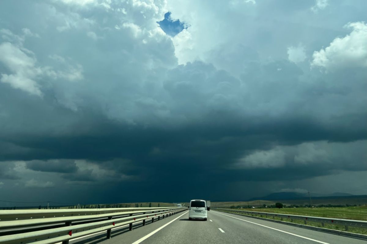 На Дону ГИБДД призвало водителей соблюдать скорость из-за проливных дождей