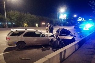 На Коммунальном мосту молодая женщина выехала на встречную полосу