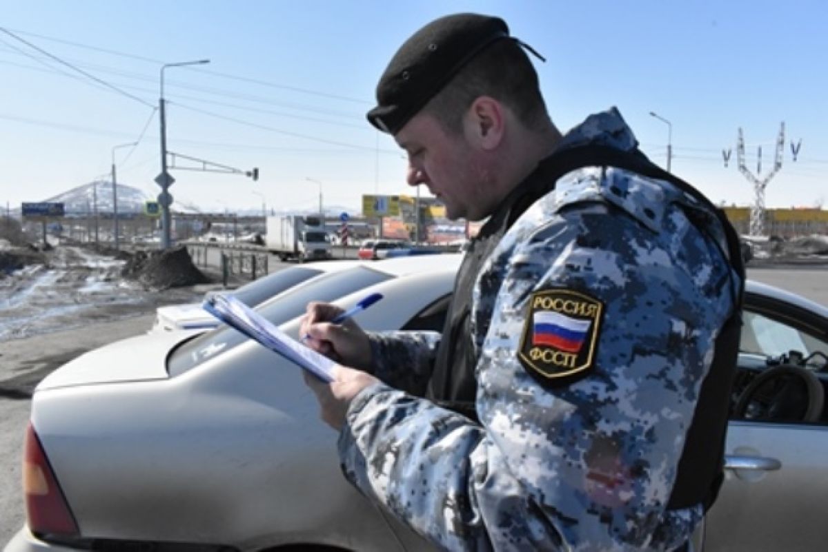 Под Волгоградом от BMW жены «отщипнули» половину в пользу должников мужа |  АиФ Волгоград