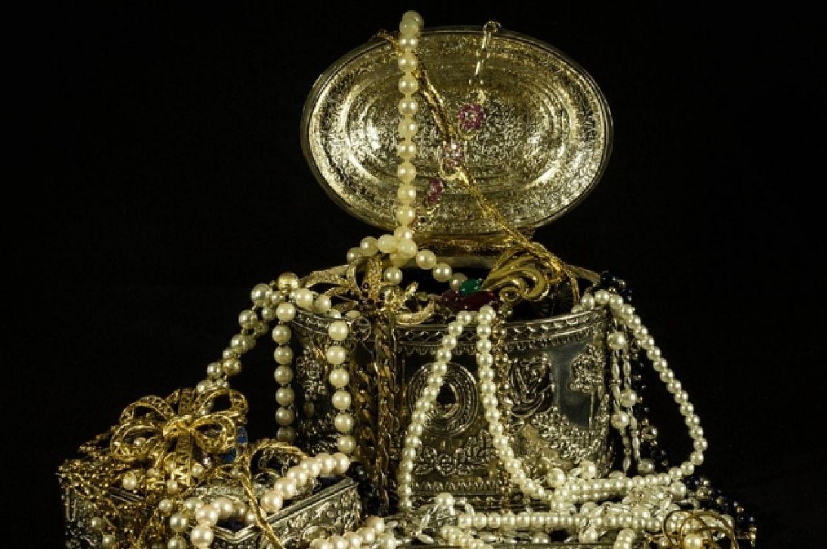 В Ростовской области у женщины гость украл всё её золото