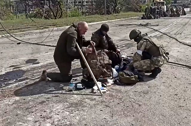 Украинские военные, сдавшиеся в плен с завода «Азовсталь» /