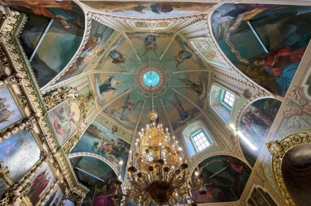 Брянский митрополит освятил отреставрированный трехсотлетний храм