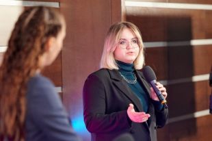 Точку зрения родителей подростков на форуме представила София Зубарева.