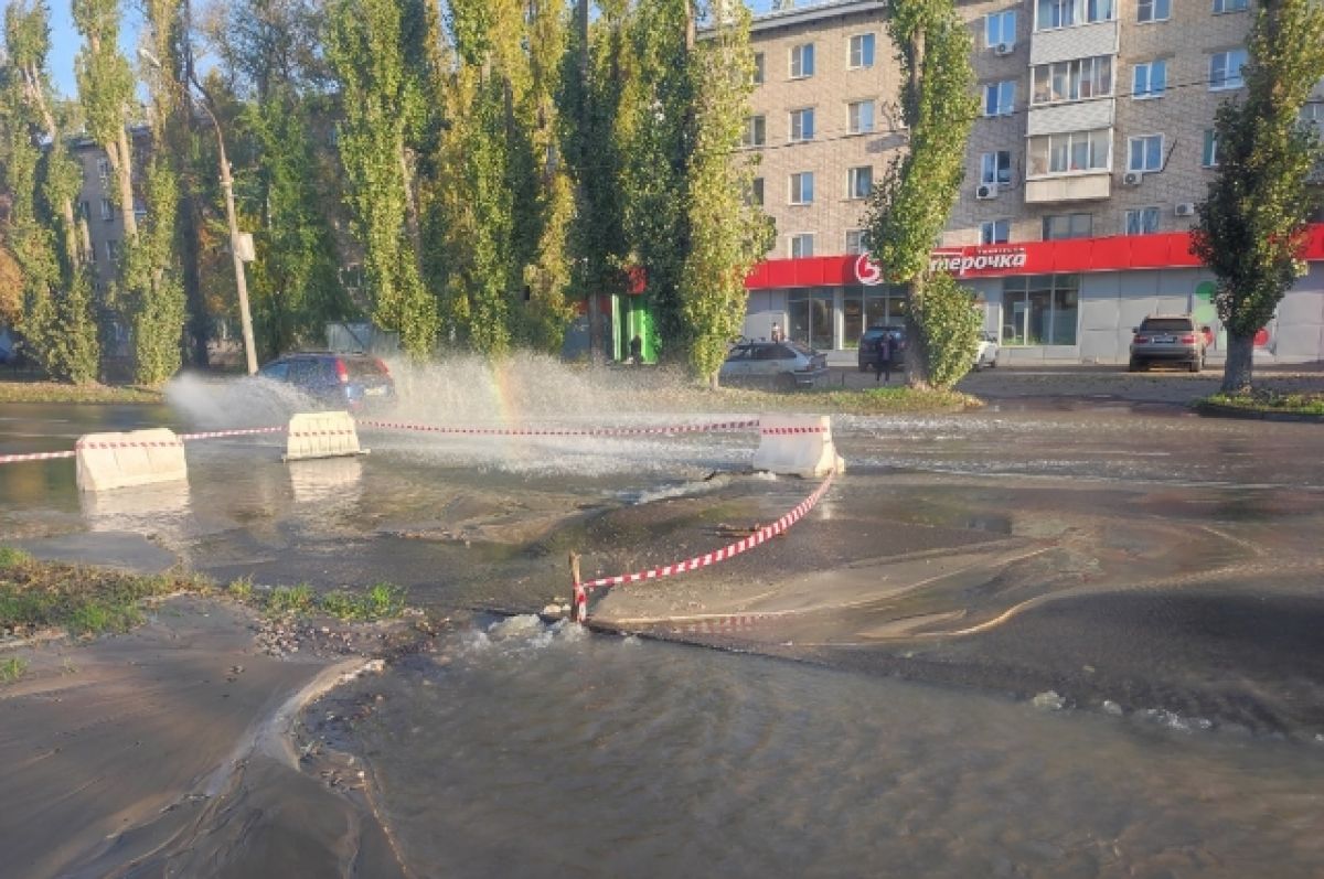 Воронежцы жалуются на постоянные прорывы и затопления в районе ВАИ | АиФ  Воронеж