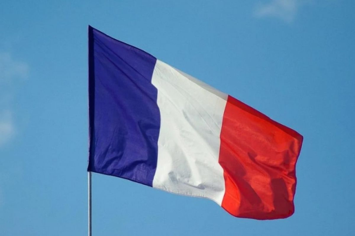 Ряд партий во Франции планируют вынести вотум недоверия правительству