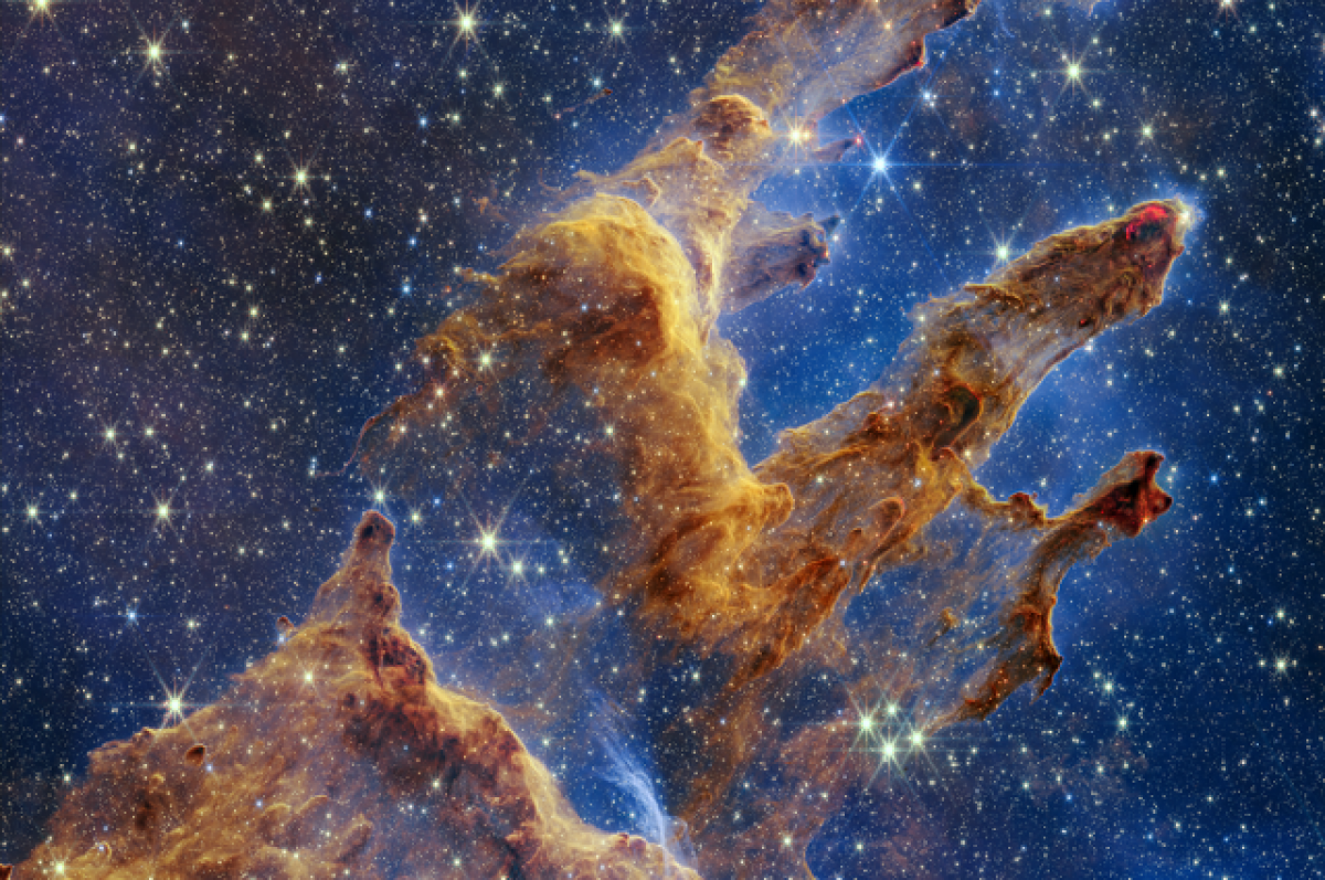 NASA показало новые фотографии «Столпов Творения»