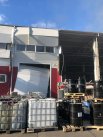 В результате взрыва и пожара погиб один работник и двое получили ожоги.