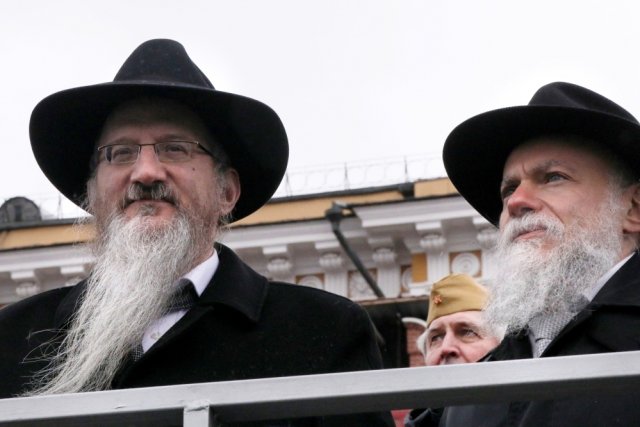 Главный раввин России Берл Лазар (слева) и президент Федерации еврейских общин России, основатель и директор Еврейского музея и центра толерантности Александр Борода.