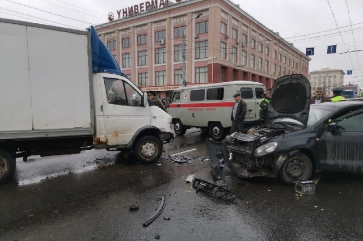 В аварии на проспекте Ленина в Брянске погибла женщина