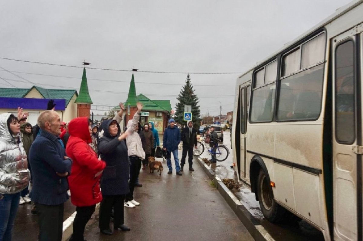 27 октября новости. Красноармейский район проводы. Парабель проводы мобилизованных. 27 Проводы мобилизации в Искитиме. Омск проводы мобилизованных октябрь.