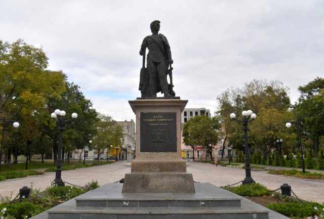 Памятник русскому военачальнику, князю Григорию Потемкину-Таврическому в Херсоне.