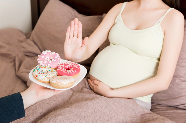 Ожирение ребенка не в генах. Какой еды надо избегать беременным