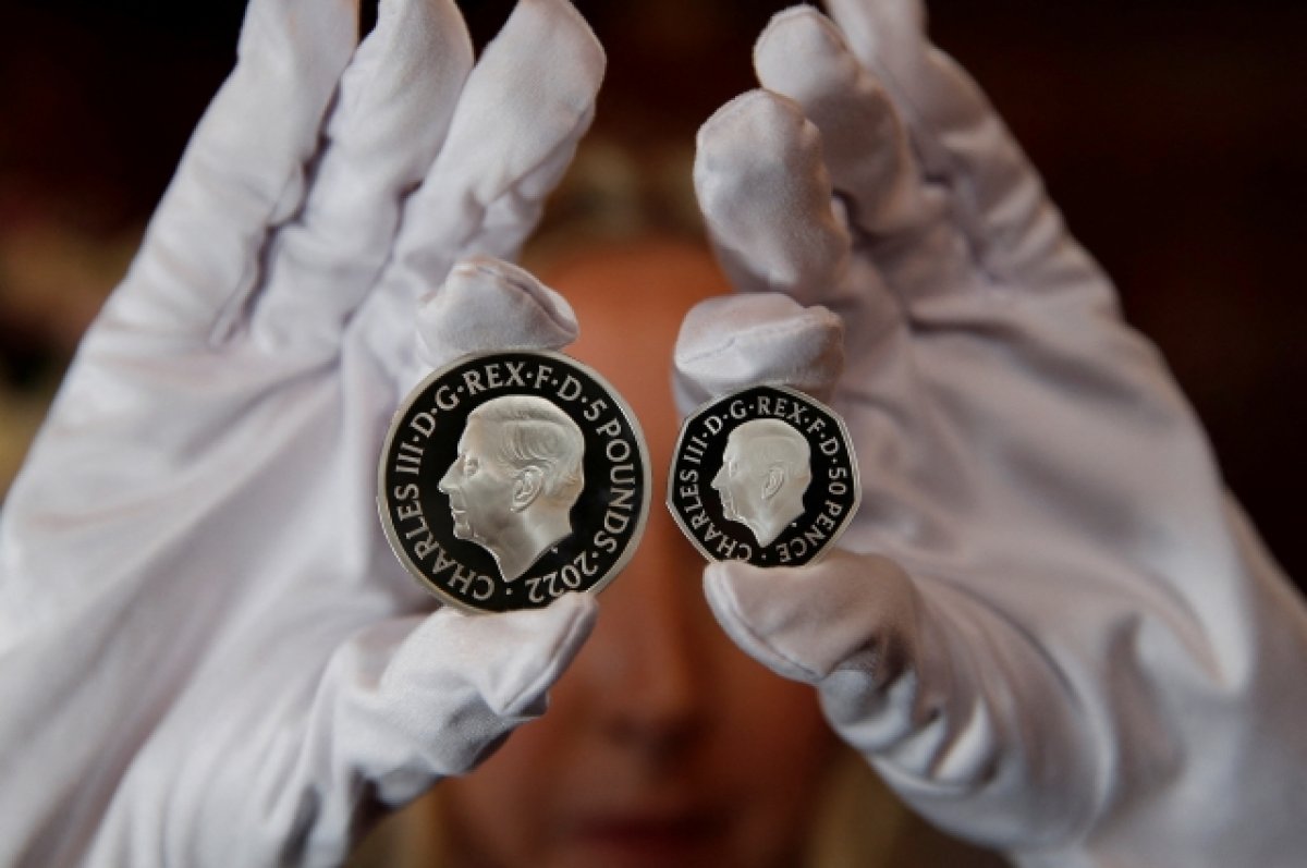 В Британии отчеканили первую монету с изображением Карла III