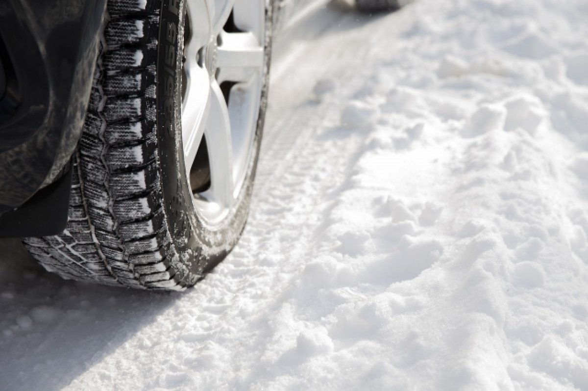 Водителей предупреждают о мокром снеге и гололеде на алтайской трассе