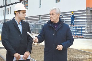 Московские школы, по словам мэра, – это современные образовательные комплексы высокого уровня.