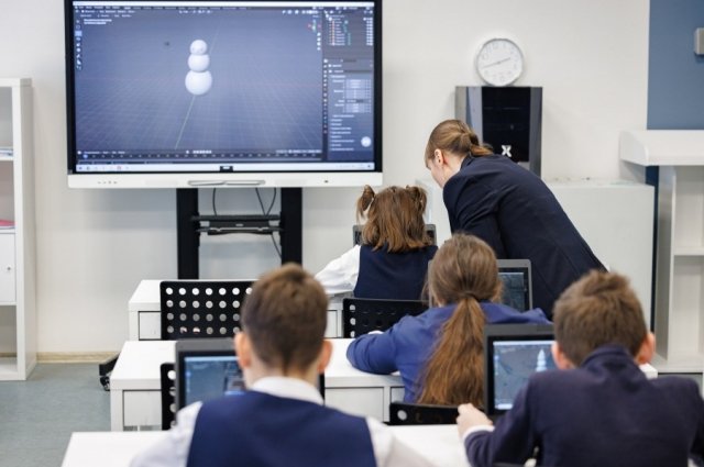 Школьники в сельских школах изучают 3D-моделирование.