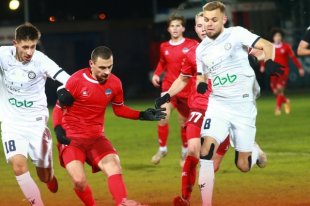 В Набережных Челнах местный ФК «КАМАЗ» одолел красноярцев.
