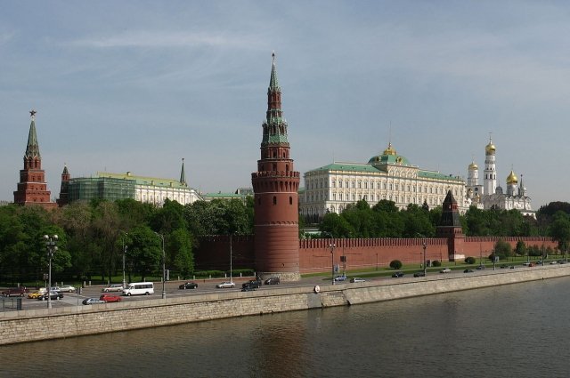 Орчанин без спроса перестроил квартиру в доме-памятнике культуры на Кремлёвской набережной в Москве.