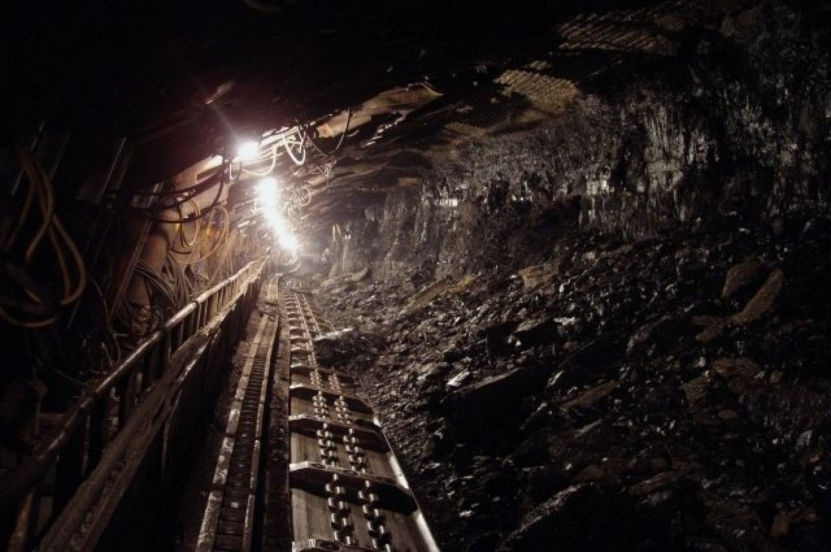 В Казахстане при выбросе газа на шахте погибли четыре человека