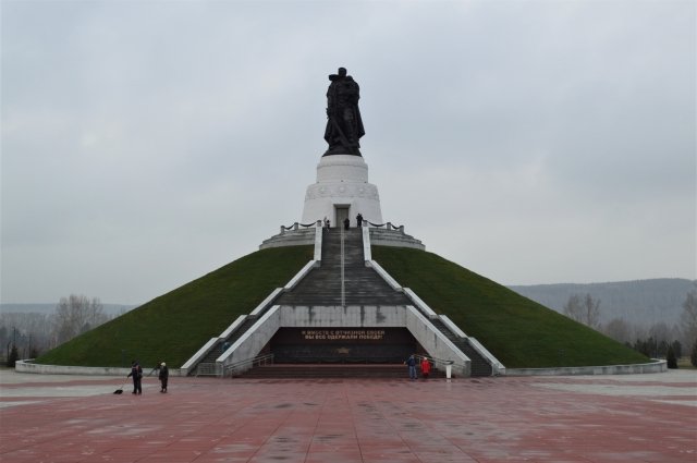 Памятник воину освободителю в кемерово фото