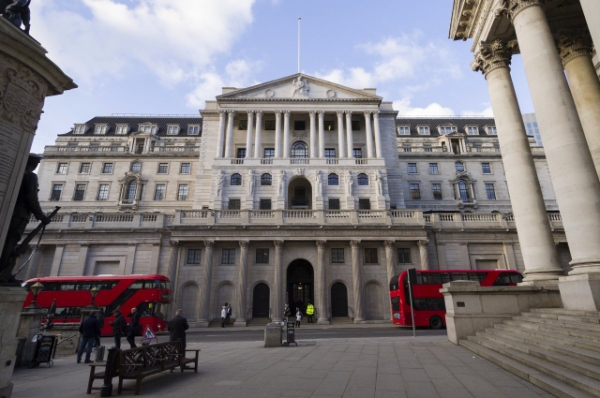 Банк Англии произвел крупнейшее за 30 лет повышение ставки