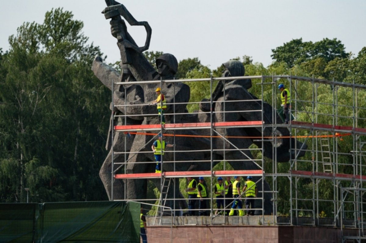 Россия продолжит поднимать проблему сноса памятников советским воинам