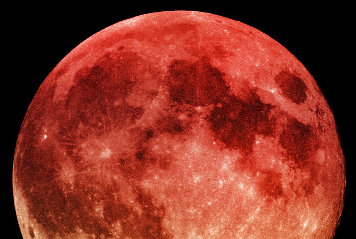 Кровавая луна 7. Кровавая Луна. Кровавое лунное затмение. Кровавая Луна затмение. Кровавая Луна фото.