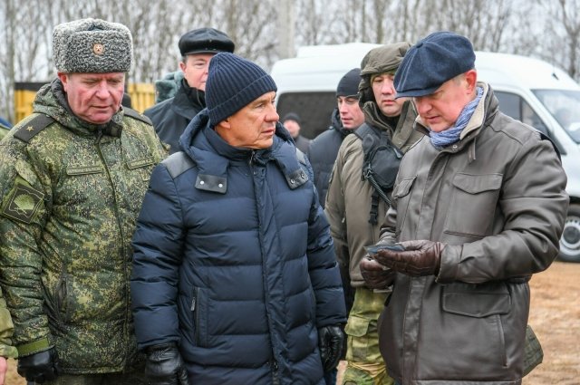 Рустам Минниханов на встрече с военными. 