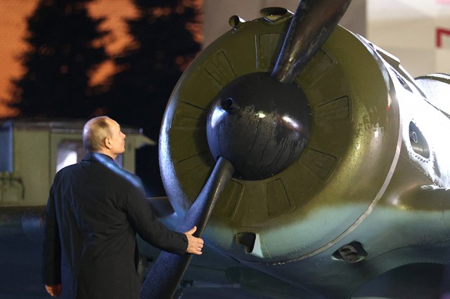 Владимир Путин посетил интерактивный музей на Красной площади
