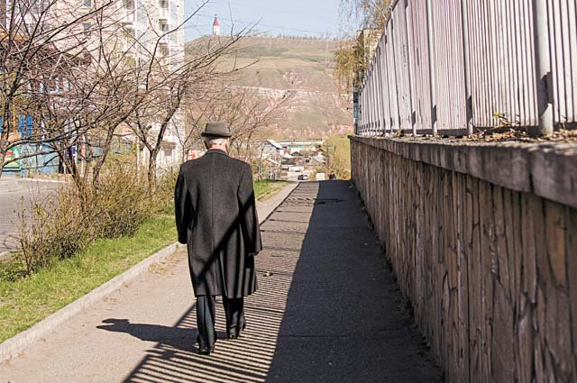 Ежедневные прогулки помогают поддерживать себя в форме и стимулировать мозговое кровообращение. 