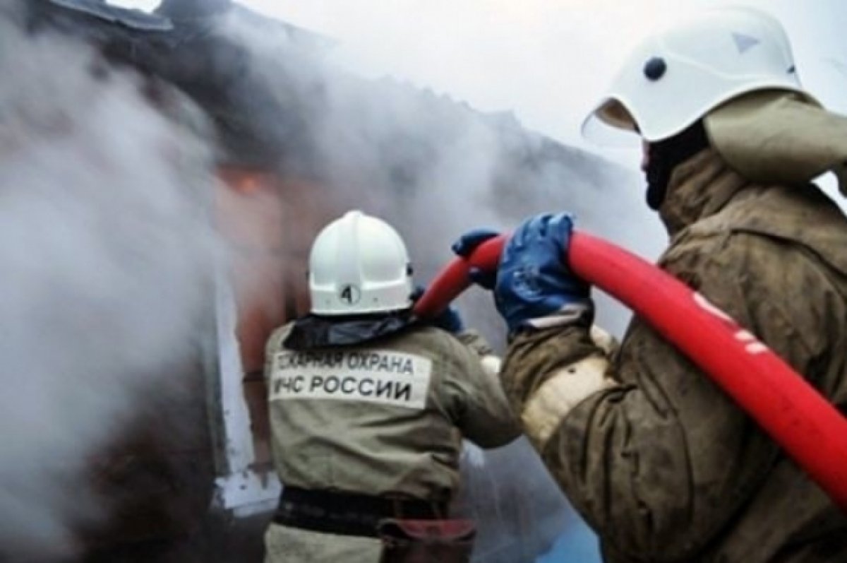 В Казани горит здание двухэтажного ресторана