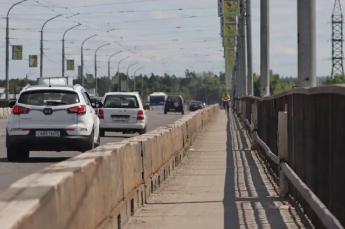 В Бийске за 171 млн рублей капитально отремонтируют коммунальный мост