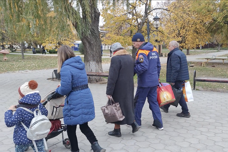 Эвакуация жителей Новой Каховки