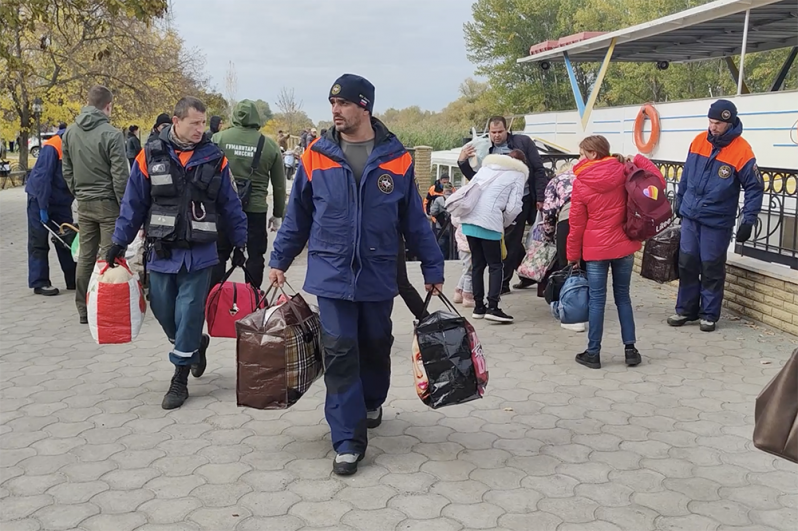 Эвакуация мирных жителей из Новой Каховки