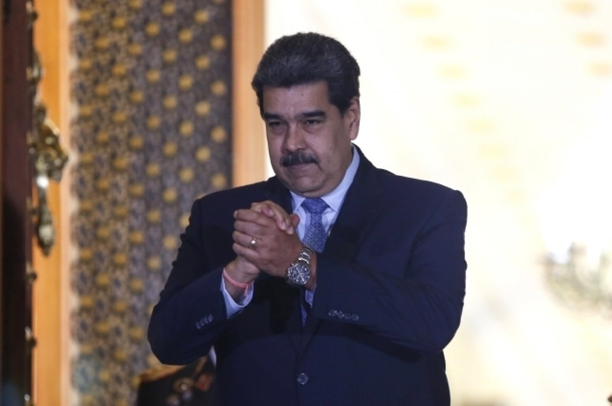 Снова рукопожатный. Почему Мадуро признали на Западе президентом?
