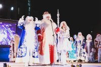 В Сургуте визит Деда Мороза и Снегурочки стоит от 2400 рублей за 15 минут