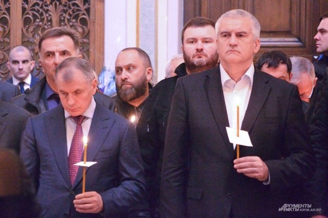 Глава Крыма Сергей Аксёнов (справа) часто встречался с Кириллом Стремоусовым.