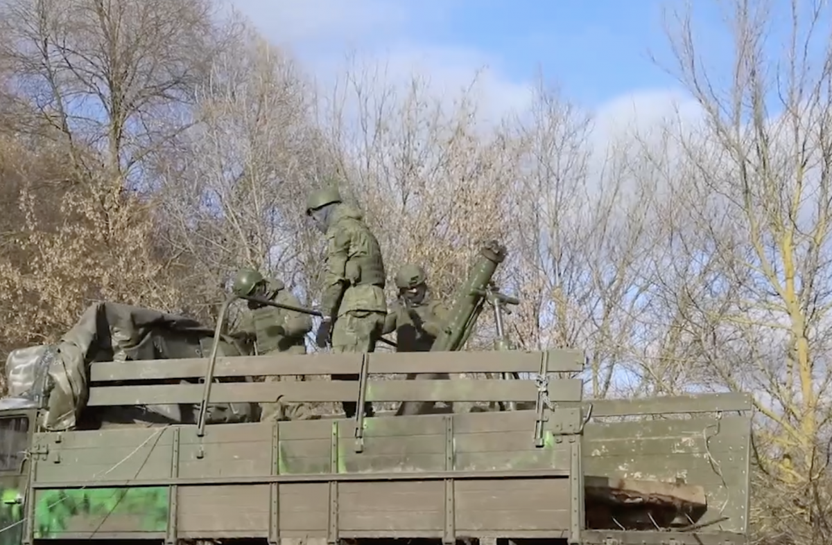 МО РФ: на левый берег Днепра вывели свыше 30 тыс. российских военных