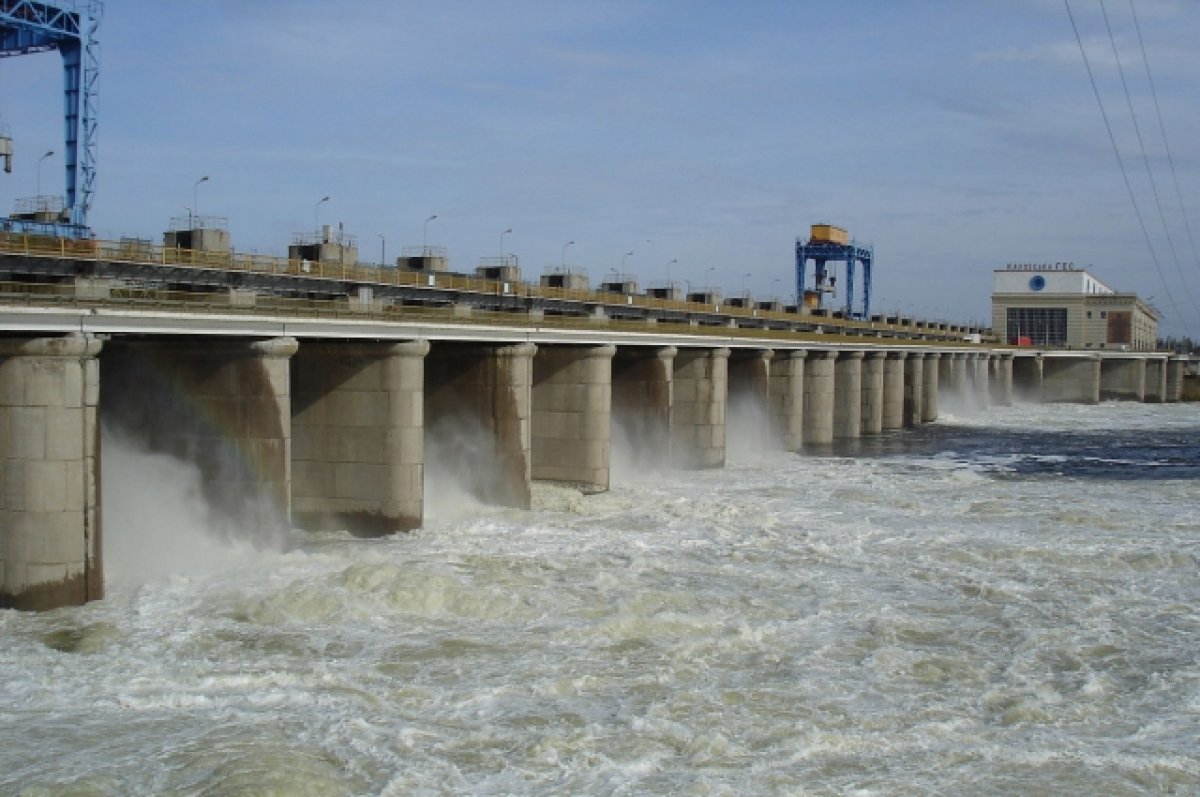 Власти: Каховская ГЭС получила грандиозные повреждения из-за обстрелов ВСУ
