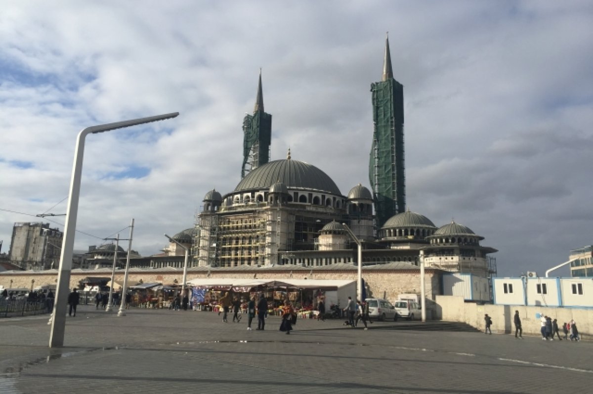 Пострадавшая при теракте в Стамбуле россиянка находится в больнице