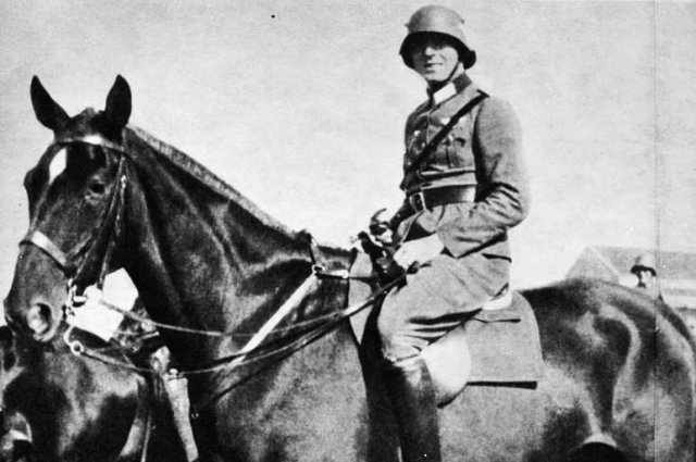 Клаус фон Штауффенберг в 1926 году.