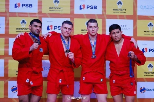 Виктор Немков - второй слева.