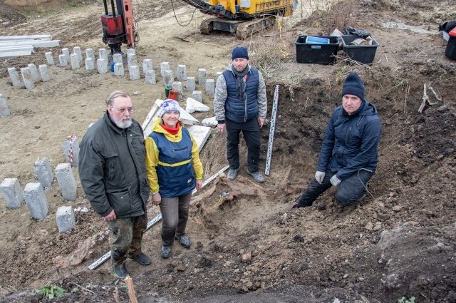 Выехавшие на место находки ученые обнаружили почти полностью сохранившийся скелет. 