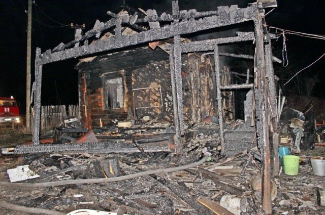 Дом сгорел полностью