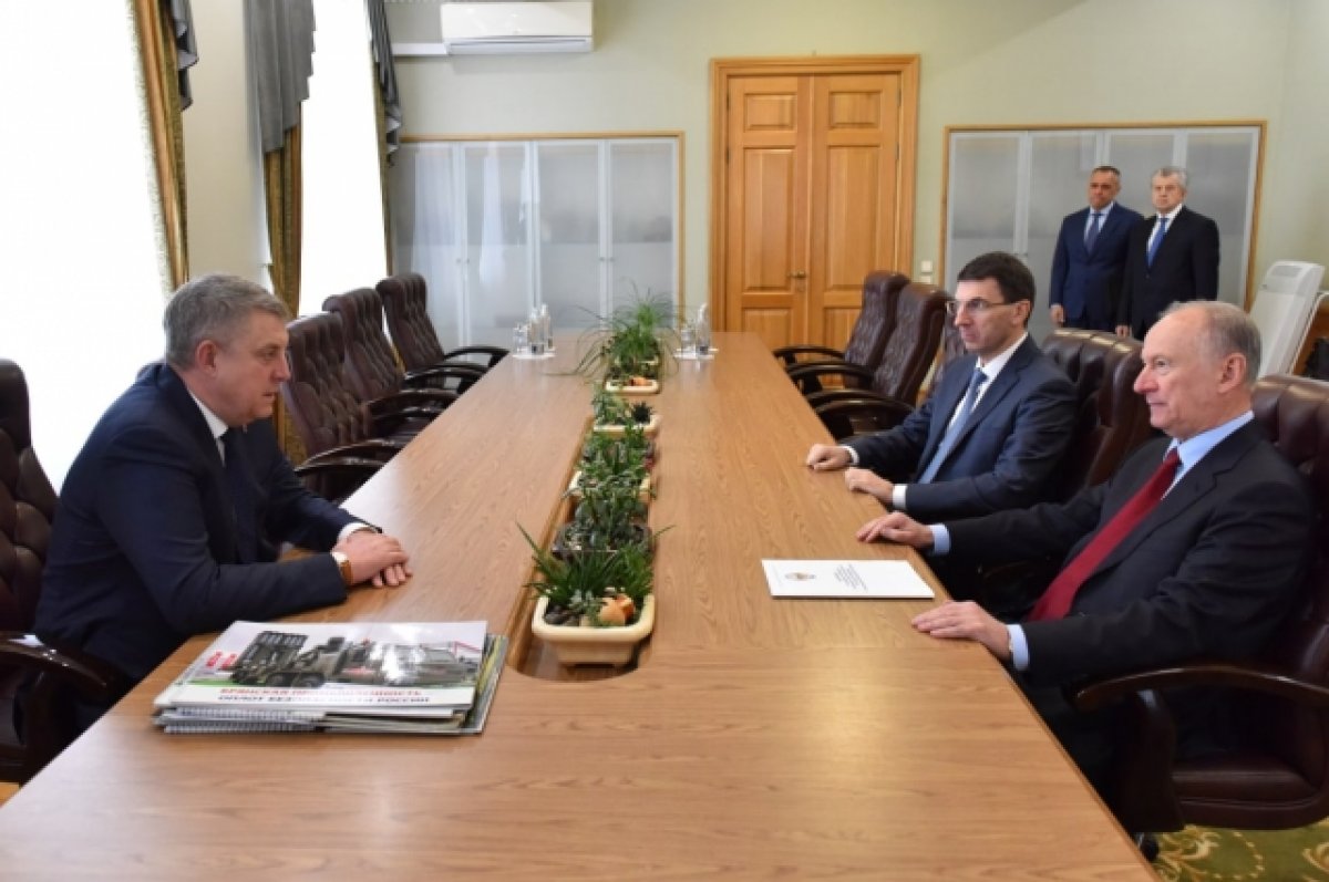 Николай Патрушев провел встречу с губернатором Брянской области