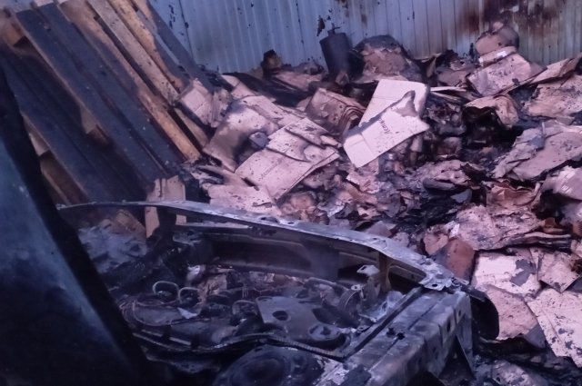 В селе Татарская Каргала рано утром дотла сгорел автомобиль.