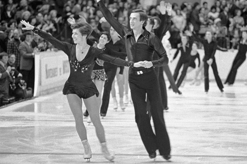 1976 г. Шестикратные чемпионы мира и Европы, олимпийские чемпионы в спортивных танцах на льду Людмила Пахомова и Александр Горшков.